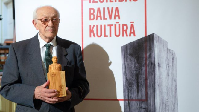 Rolands Kalniņš saņem Izcilības balvu kultūrā