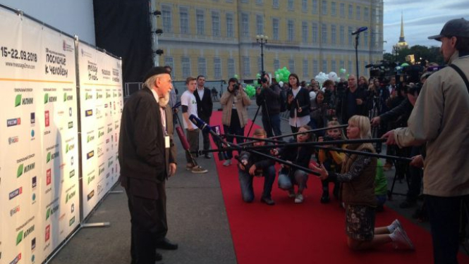 Divas Simtgades filmas pasaules festivālos – IDFA, Lībekā, Tallinā