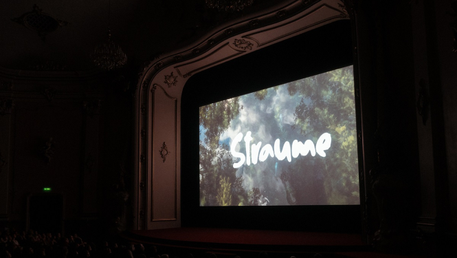 Filmas kadrs uz ekrāna Splendid Palace