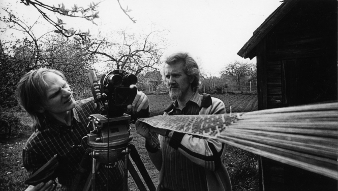 Ansis Epners filmē Lielvārdes jostu