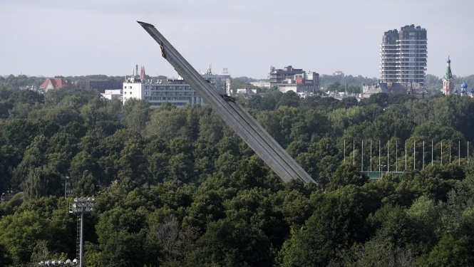 Uzvaras pieminekļa nojaukšana