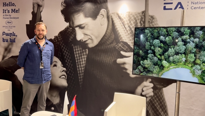 Roberts Vinovskis Armēnijas Kannu stendā