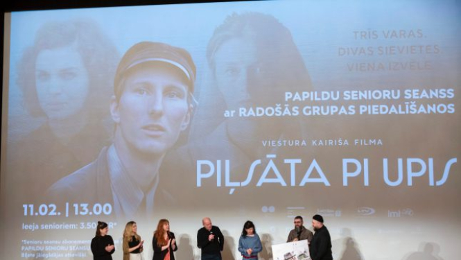 Kino muzejs saņem dāvinājumu no filmas “Pilsēta pie upes”