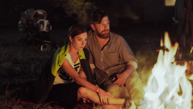 Jāņu tiešsaistes festivāla populārākā filma – “Blakus”