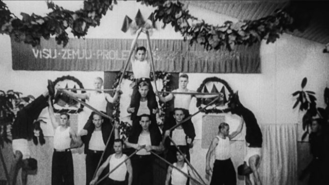 Doma dārza kinoseansā – 40.-50. gadu hronikas