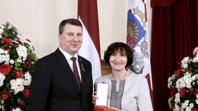 Rīgas Kino muzeja krājuma galvenajai glabātājai – valsts apbalvojums