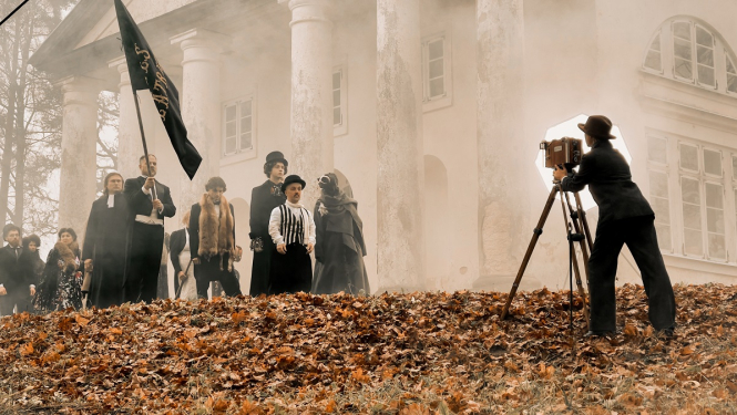 filmas kadrs ar kinokameru