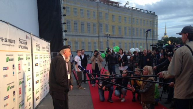 Divas Simtgades filmas pasaules festivālos – IDFA, Lībekā, Tallinā