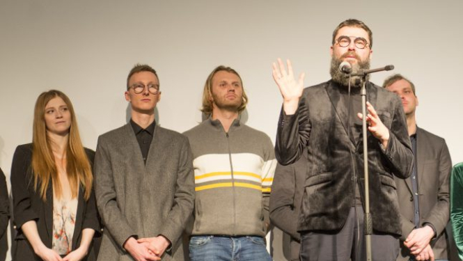 Krāslavā pirmizrādīta Viestura Kairiša spēlfilma “Piļsāta pi upis”