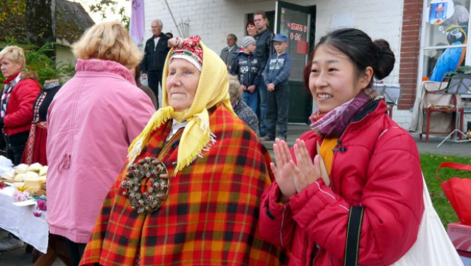 “Ručs un Norie” ceļo pa Eiropu, Singapūru, Krieviju