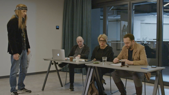 eksperti un pretendents