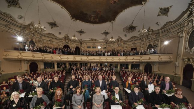 Simtgades filmu maratons kā starpfinišs