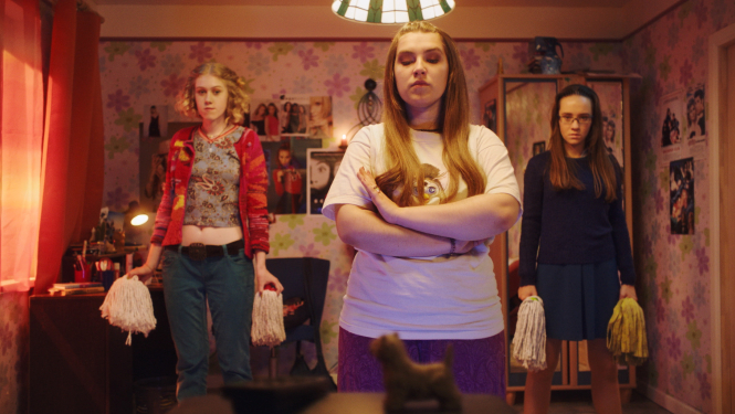 Kadrs no filmas "Tizlenes".