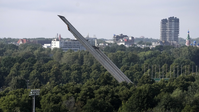 Uzvaras pieminekļa nojaukšana