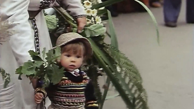 Kadrs no filmas "Krustceļš" (1990)