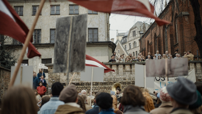 Atmodas demonstrācija filmā "Mana brīvība"