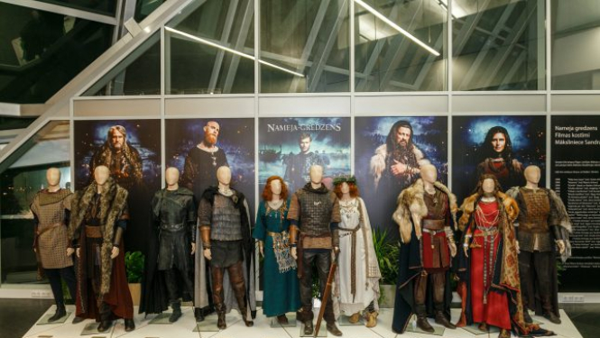 LNB atklās filmas “Nameja gredzens” kostīmu izstādi