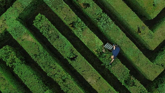 Kadrs no filmas Pēc darba