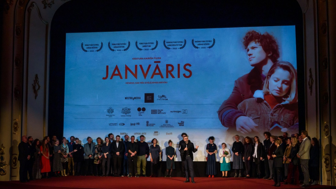 Janvāra komanda pirmizrādē Splendid Palace