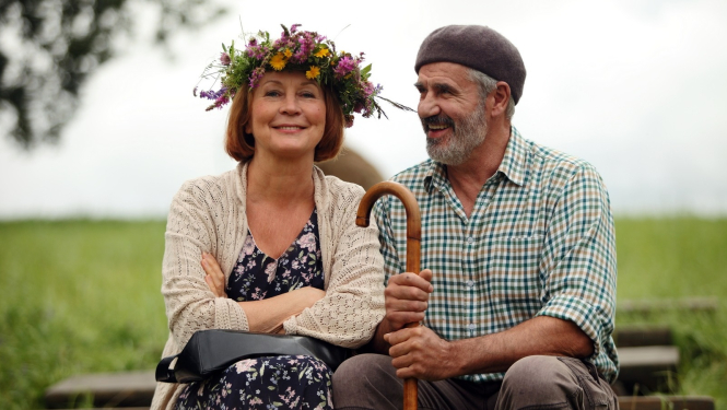 “Vectēvs un Irma” – Agneses Zeltiņas foto no filmas Vectēvs, kas bīstamāks par datoru uzņemšanas laukuma