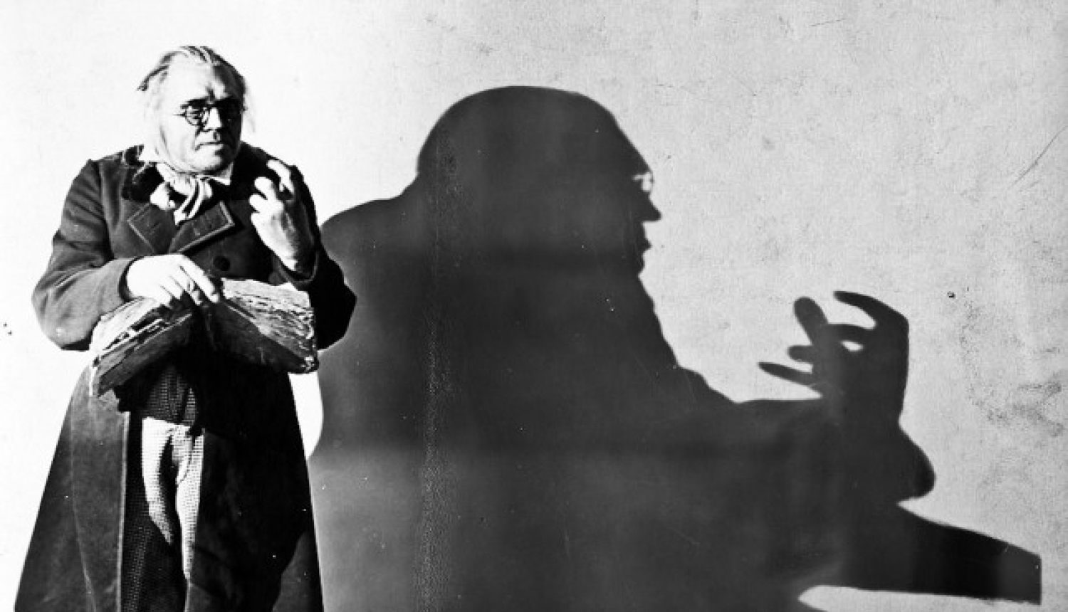 Vācu kino ekspresionisms ar Nosferatu un Kaligari