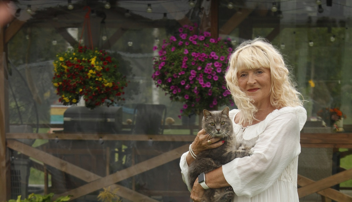 Brigita Eglīte ar kaķi