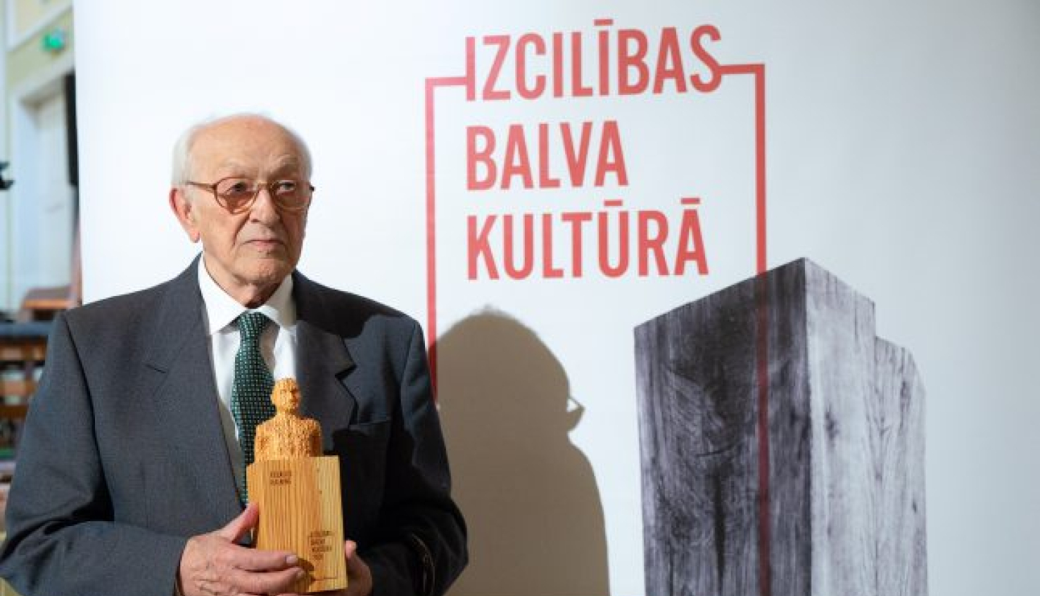 Rolands Kalniņš saņem Izcilības balvu kultūrā