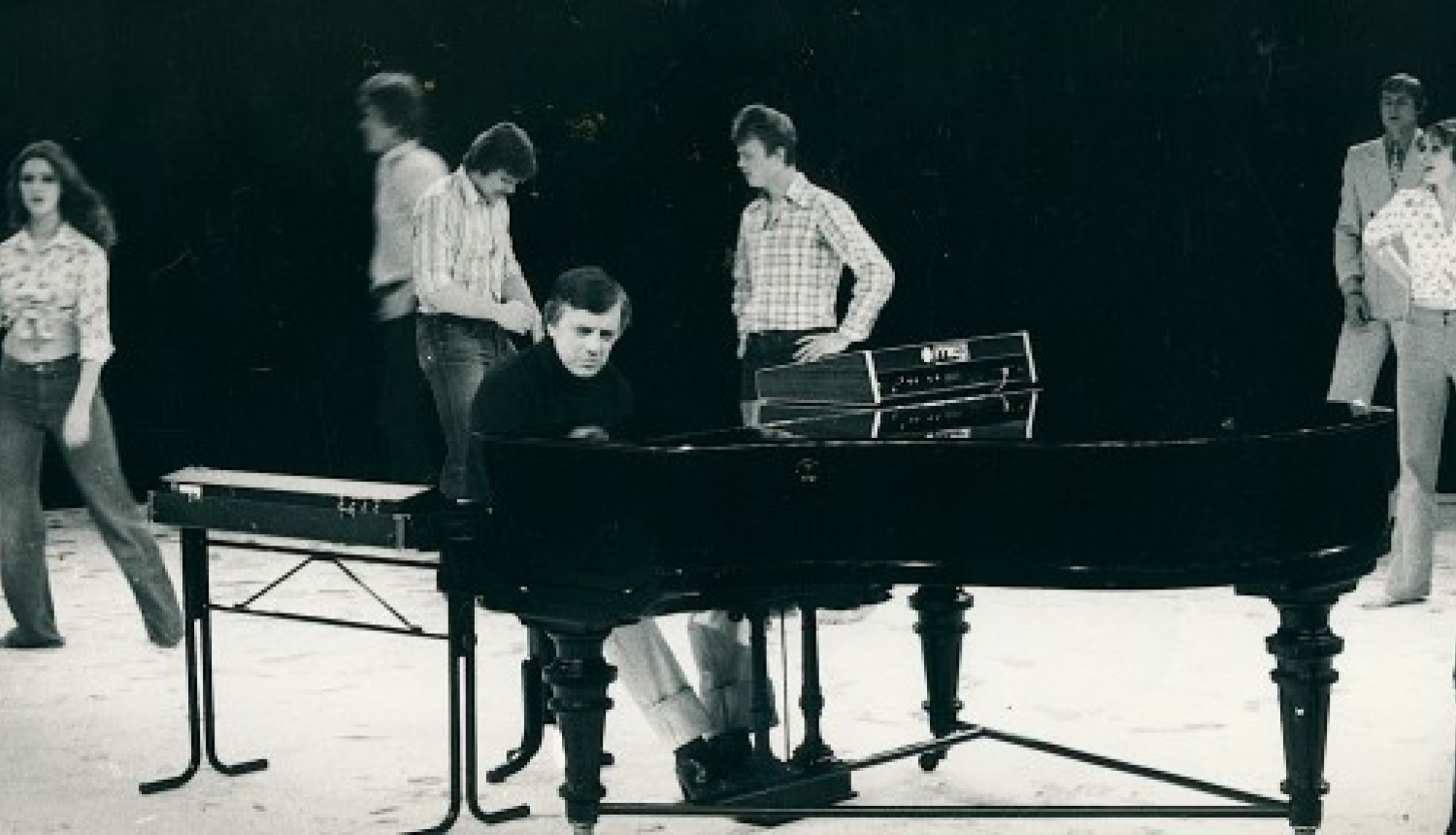 Notiks dzejnieka Jāņa Petera kinovakars