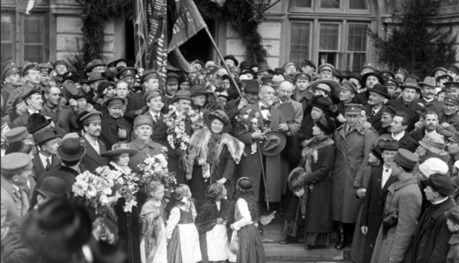 Rainis un Aspazija Doma dārzā