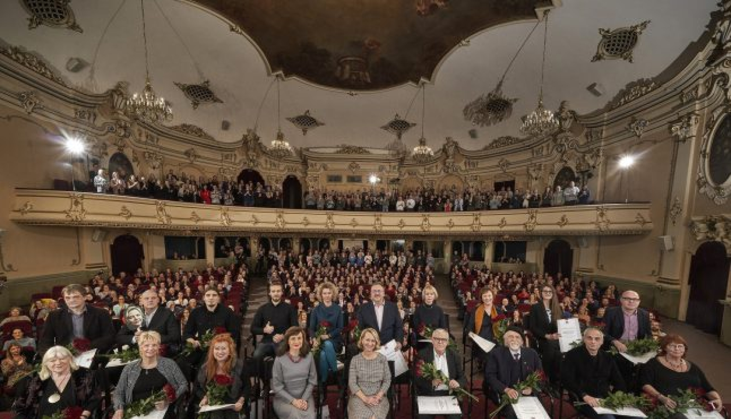 Simtgades filmu maratons kā starpfinišs