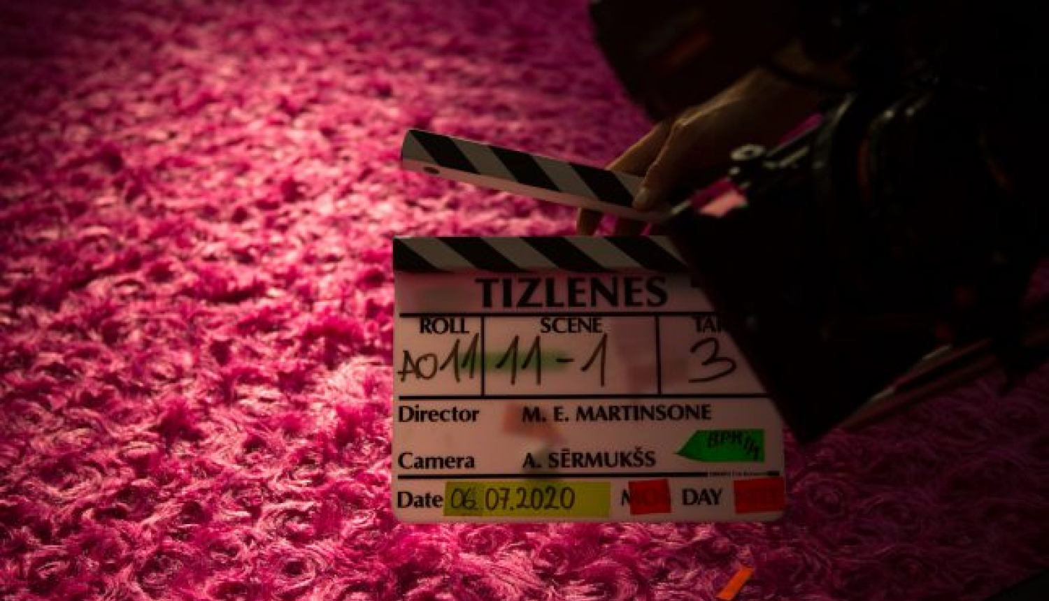 Atsākusies režisores Martas Elīnas Martinsones spēlfilmas “Tizlenes” uzņemšana