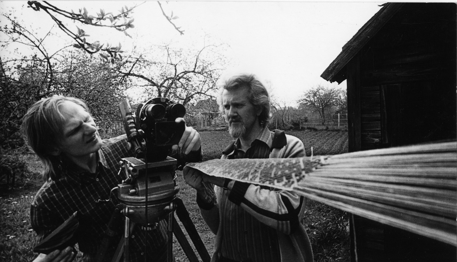 Ansis Epners filmē Lielvārdes jostu