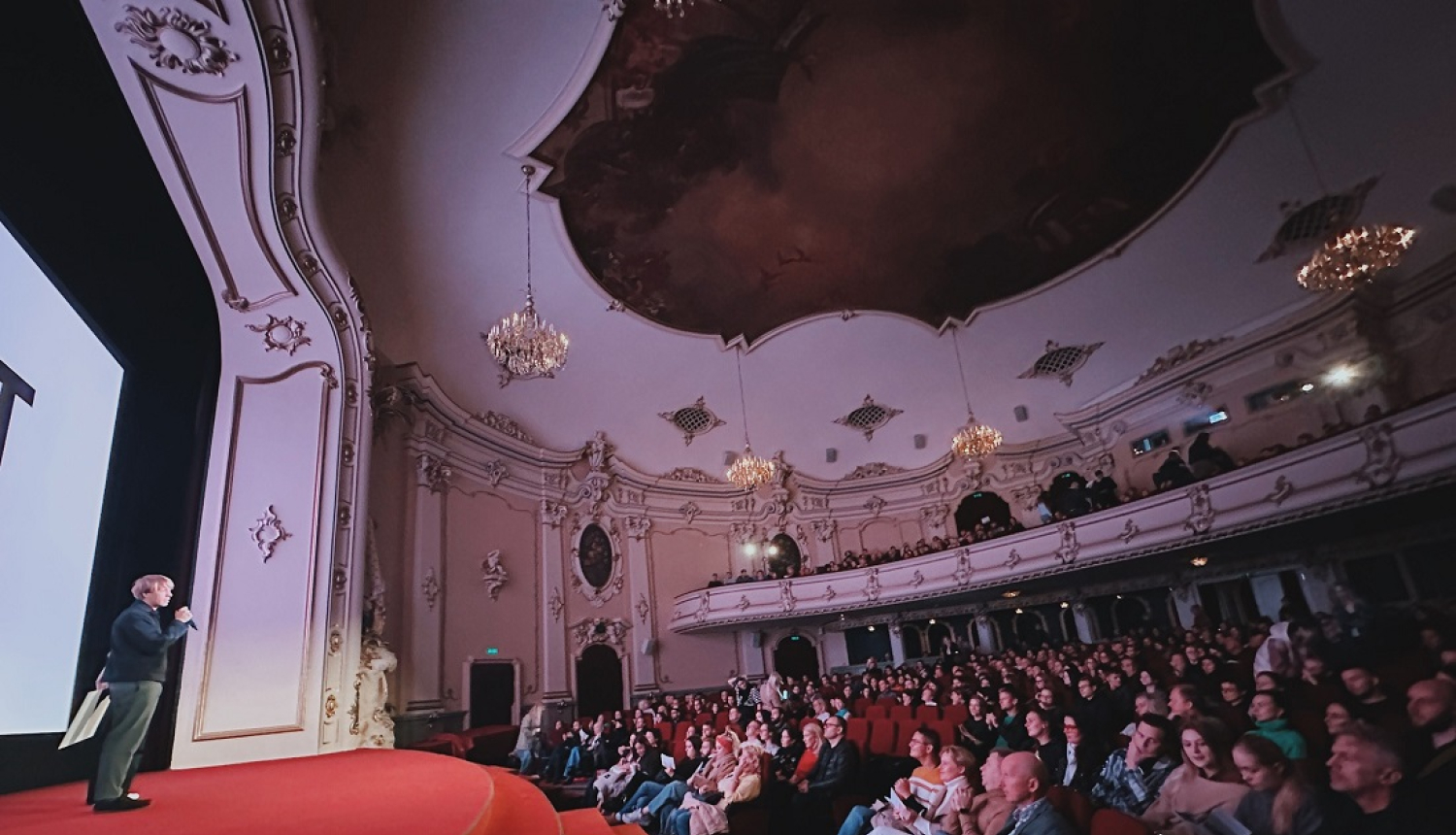 Splendid Palace Lielā zāle