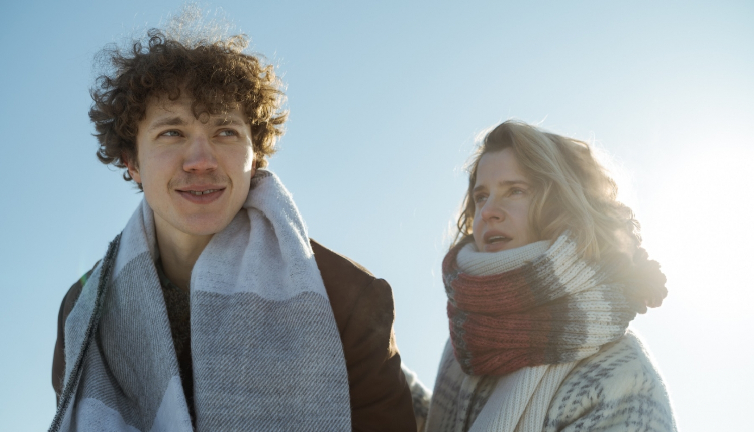 Kadrs no filmas Janvāris