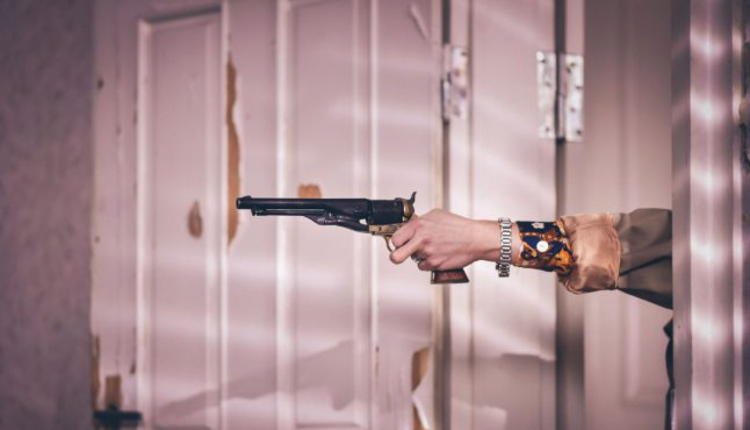 Komēdijai “Kriminālās ekselences fonds” publicēts pirmais treileris