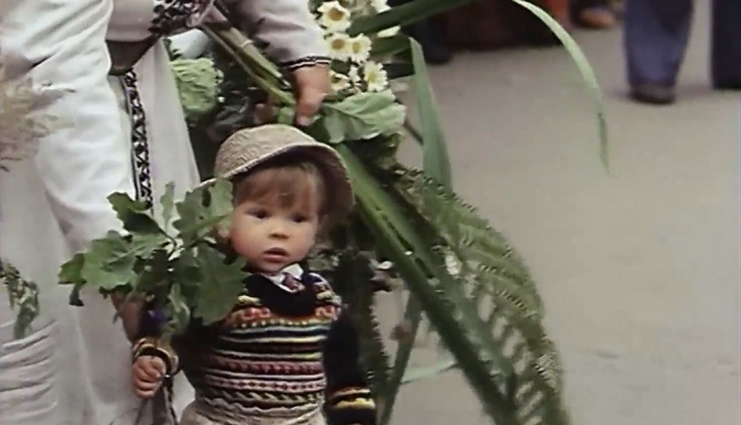 Kadrs no filmas "Krustceļš" (1990)