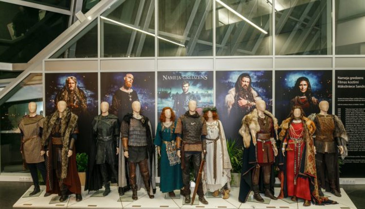 LNB atklās filmas “Nameja gredzens” kostīmu izstādi