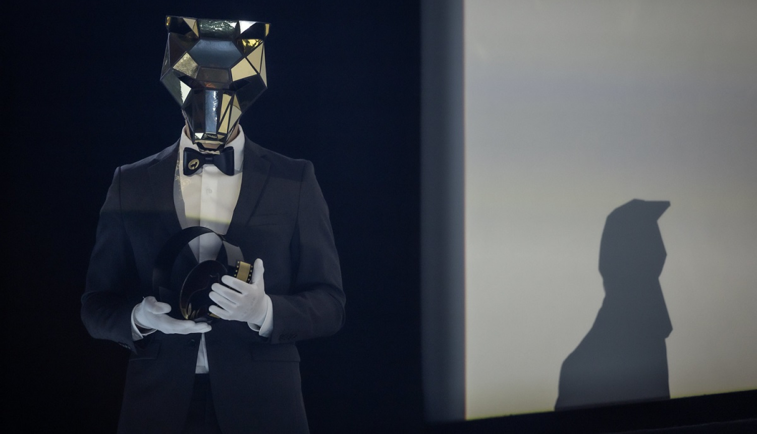 balvu pasniedz vilks